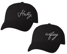 將圖片載入圖庫檢視器 Hubby and Wifey matching caps for couples, Black baseball caps.Silver Foil color Vinyl Design