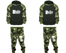 將圖片載入圖庫檢視器 Hubby and Wifey matching top and bottom set, Camo Green hoodie and sweatpants sets for mens, camo hoodie and jogger set womens. Couple matching camo jogger pants.