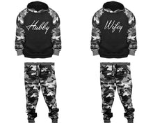 將圖片載入圖庫檢視器 Hubby and Wifey matching top and bottom set, Camo Grey hoodie and sweatpants sets for mens, camo hoodie and jogger set womens. Couple matching camo jogger pants.
