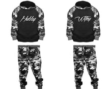 將圖片載入圖庫檢視器 Hubby and Wifey matching top and bottom set, Camo Grey hoodie and sweatpants sets for mens, camo hoodie and jogger set womens. Couple matching camo jogger pants.