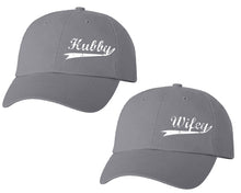 將圖片載入圖庫檢視器 Hubby and Wifey matching caps for couples, Grey baseball caps.White color Vinyl Design