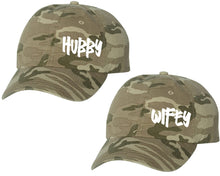 將圖片載入圖庫檢視器 Hubby and Wifey matching caps for couples, Tan Camo baseball caps.