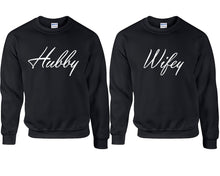將圖片載入圖庫檢視器 Hubby and Wifey couple sweatshirts. Black sweaters for men, sweaters for women. Sweat shirt. Matching sweatshirts for couples