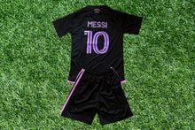 將圖片載入圖庫檢視器 Miami Soccer Legend - Black Fan Jersey &amp; Shorts Set for Kids Inspired by the Iconic 10
