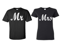 將圖片載入圖庫檢視器 Mr and Mrs matching couple shirts.Couple shirts, Black t shirts for men, t shirts for women. Couple matching shirts.
