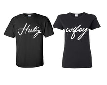 Görseli Galeri görüntüleyiciye yükleyin, Hubby Wifey matching couple shirts.Couple shirts, Black t shirts for men, t shirts for women. Couple matching shirts.
