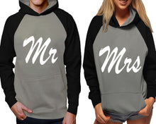 Cargar imagen en el visor de la galería, Mr and Mrs raglan hoodies, Matching couple hoodies, Black Grey his and hers man and woman contrast raglan hoodies
