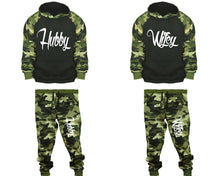 Charger l&#39;image dans la galerie, Hubby and Wifey matching top and bottom set, Camo Green hoodie and sweatpants sets for mens, camo hoodie and jogger set womens. Couple matching camo jogger pants.
