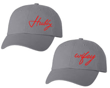 Görseli Galeri görüntüleyiciye yükleyin, Hubby and Wifey matching caps for couples, Grey baseball caps.Red color Vinyl Design

