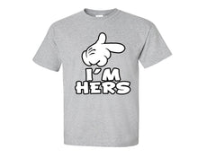 將圖片載入圖庫檢視器 Sports Grey color I&#39;m Hers design T Shirt for Man.
