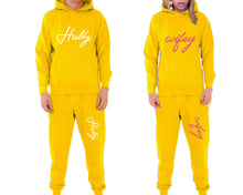將圖片載入圖庫檢視器 Hubby and Wifey matching top and bottom set, Yellow pullover hoodie and sweatpants sets for mens, pullover hoodie and jogger set womens. Matching couple joggers.
