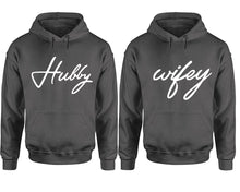 Cargar imagen en el visor de la galería, Hubby Wifey hoodie, Matching couple hoodies, Charcoal pullover hoodies. Couple jogger pants and hoodies set.
