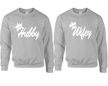 Cargar imagen en el visor de la galería, Hubby and Wifey couple sweatshirts. Sports Grey sweaters for men, sweaters for women. Sweat shirt. Matching sweatshirts for couples
