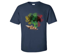 將圖片載入圖庫檢視器 Woman Rasta Smoke Bear custom t shirts, graphic tees. Navy Blue t shirts for men. Navy Blue t shirt for mens, tee shirts.
